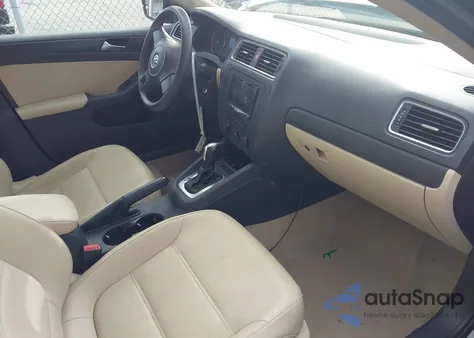 2014 Volkswagen Jetta 1.8T Se from USA, damaged, VIN 3VWD17AJ8EM401103